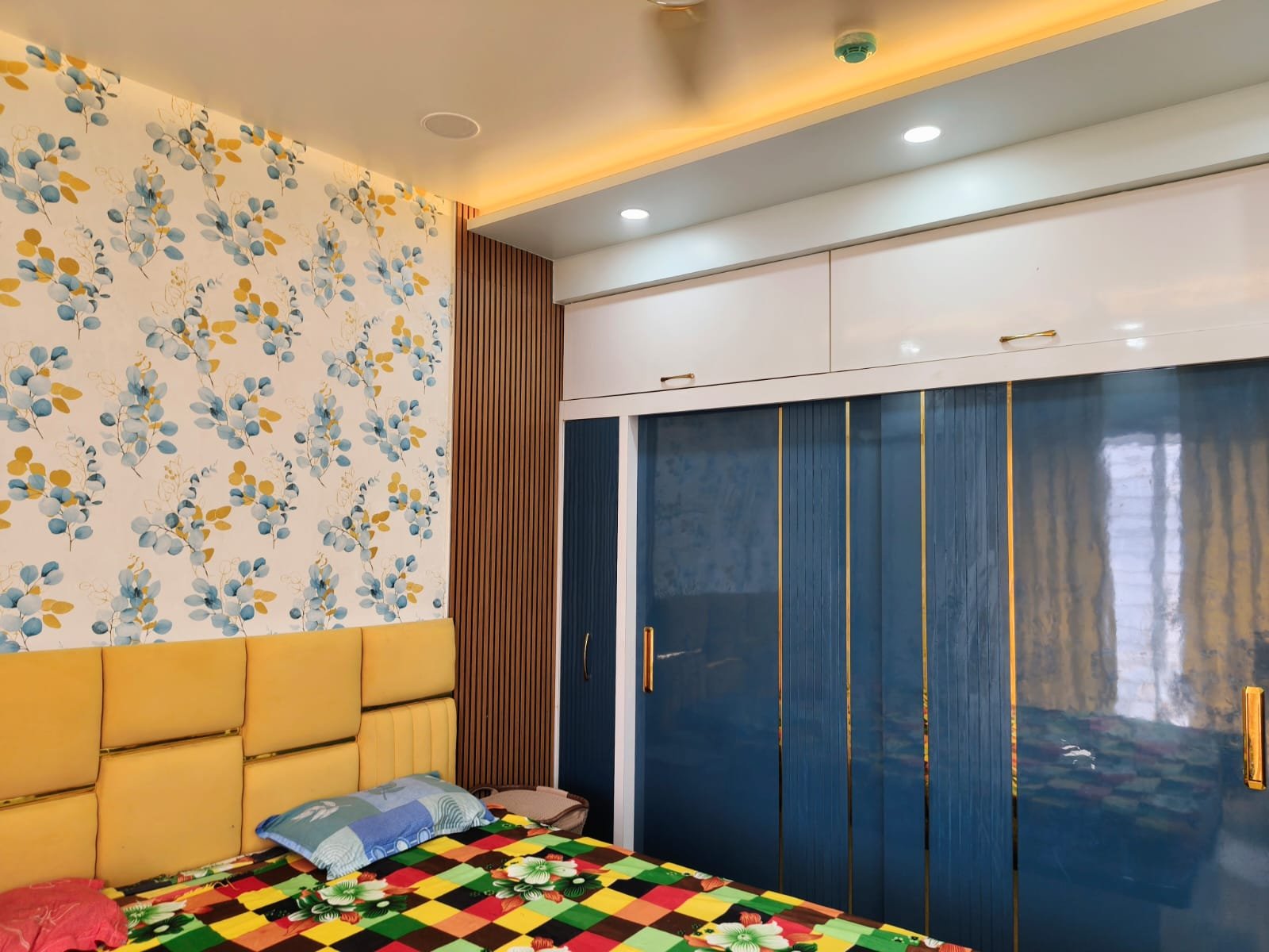 Specoius Interior work photo 1